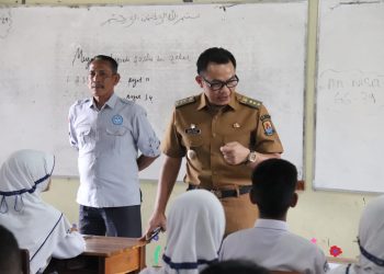 PJ Bupati Cirebon Ingatkan Siswa untuk Tidak Menjadi “Generasi Stroberi”