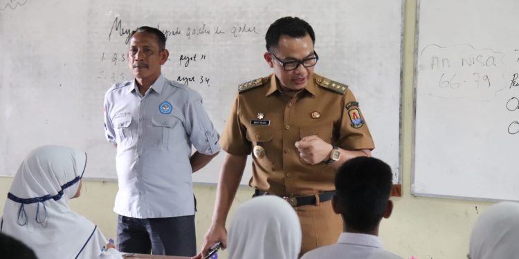 PJ Bupati Cirebon Ingatkan Siswa untuk Tidak Menjadi “Generasi Stroberi”