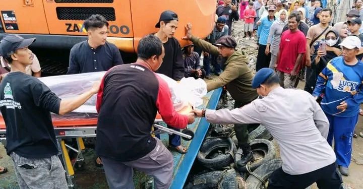ABK Selamat dan Jenazah Korban Kapal Tenggelam di Perairan Kalimantan Dipulangkan ke Indramayu
