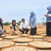 Ketua Dewan Kerajinan Tinjau  Industri Kerupuk 