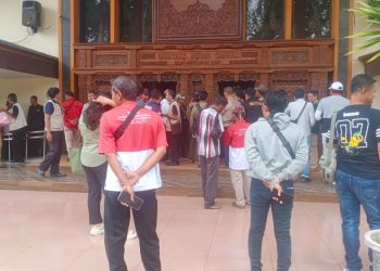 Para Pimred, Ketua Organisasi, dan Wartawan Serbu Gedung DPRD Kabupaten Cirebon