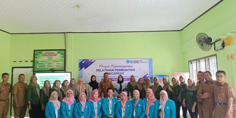 Panasnya Suhu di Cirebon, PPG Calon Guru UGJ Adakan Sosialisasi dan Pelatihan Pembuatan Deospray Alami