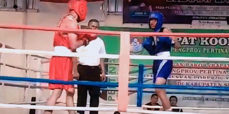 Duel Match Piala Ketua Pertina Indramayu, Gagah Muhammad Jibril Permana Juara Kelas 50 kg Kategori Petinju Favorit