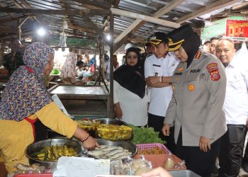 Kapolresta Cirebon Bersama Forkopimda Gelar Sidak Harga Bapokting, Pastikan Ketersediaan dan Stabilitas Harga Menjelang Ramadan!
