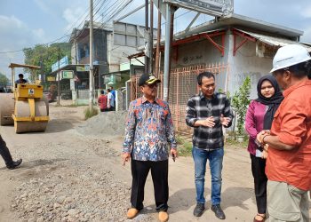 Bupati Cirebon Turun Langsung Pantau Perbaikan Jalan untuk Mudik Lebaran, Warga Berharap Segera Selesai