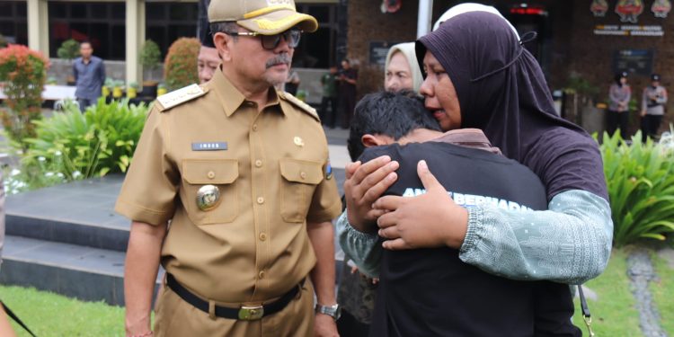 Bupati Cirebon Minta TNI-Polri Bina Pelajar untuk Cegah Tawuran  