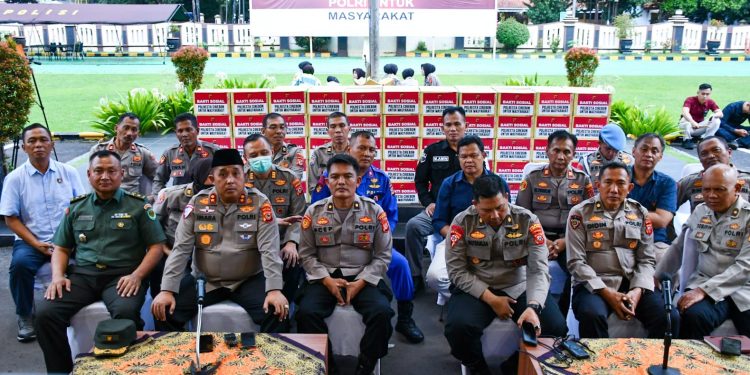 Polresta Cirebon Adakan Zoom Meeting Bersama Kapolri, Fokuskan Bantuan Sosial untuk Kelompok Rentan Ekonomi di Bulan Ramadhan 1446 H