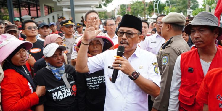 Wakil Bupati Indramayu Temui Aksi Masa  Demo