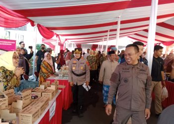 Bazar Semarak Ramadan Kejari Cirebon Ludes dalam Hitungan Jam, 1000 Paket Sembako Dihabiskan!