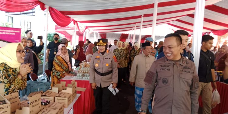 Bazar Semarak Ramadan Kejari Cirebon Ludes dalam Hitungan Jam, 1000 Paket Sembako Dihabiskan!