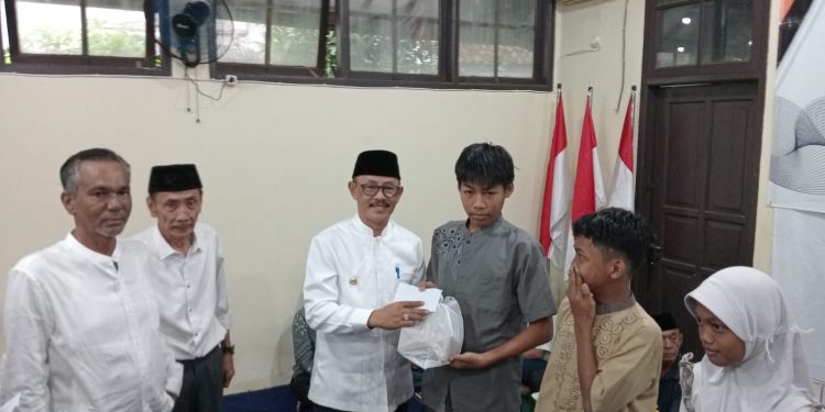 Jelang Lebaran, Gapensi Indramayu Berikan Santunan kepada Anak Yatim