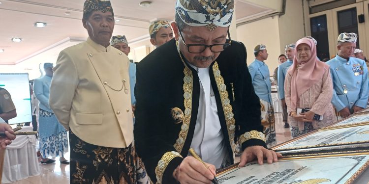 Pembangunan Kabupaten Cirebon: 25 Proyek Diresmikan, Bupati Imron Teken Prasasti Sejarah di Hari Jadi ke-543
