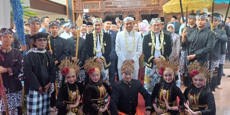 Disbudpar Suguhkan ‘Mapag Kanjeng Dalem’: Perpaduan Tradisi, Musik, dan Spirit Leluhur di Hari Jadi ke-543 Kabupaten Cirebon