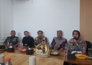 Bupati Imron Jawab Keresahan Warga Cirebon Timur: Jalan Rusak Akan Diperbaiki, Anggaran Siap Digelontorkan