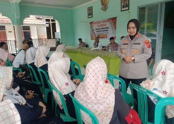 Kombes Pol Sumarni Gelar Jum’at Curhat Bersama Masyarakat Desa Cipeujeuh Kulon