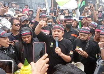 Demo Jalan Rusak di Cirebon Jadi Kado Ulang Tahun Untuk Dedi Mulyadi