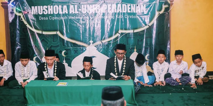 Mushola Al-Unib Peradenan Cipeujeuh Wetan Gelar Khotmil Qur’an Dan Juz ‘Amma