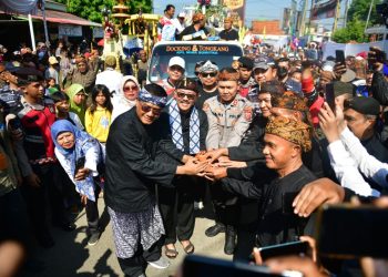Syaefudin ; Acara  Nadran Jadi Simbol Syukur dan Gotong Royong Nelayan.