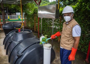 Pedagang Kawasan Kuliner Tjimanoek Terapkan Biodigester Bantuan PT Polytama Propindo