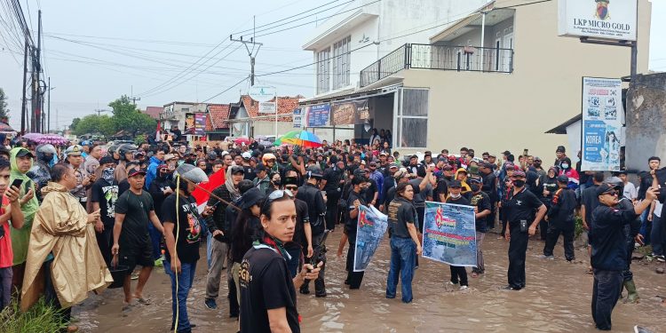 Jalan Hancur ! Cirebon Timur Menggugat Tak Segan Lapor Mabes Polri, Kejagung dan KPK
