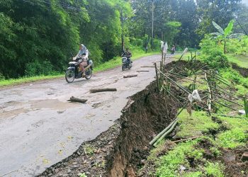 Longsor Susulan, Jalan Belawa Lemahabang Terancam Putus