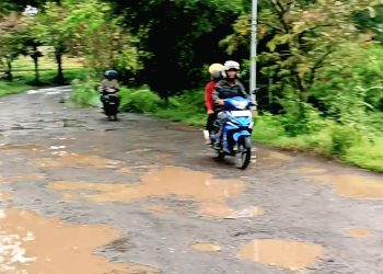 Jalan Kamarang – Ciawigajah Butut Alias Bodol, Pemkab Cirebon Tutup Mata