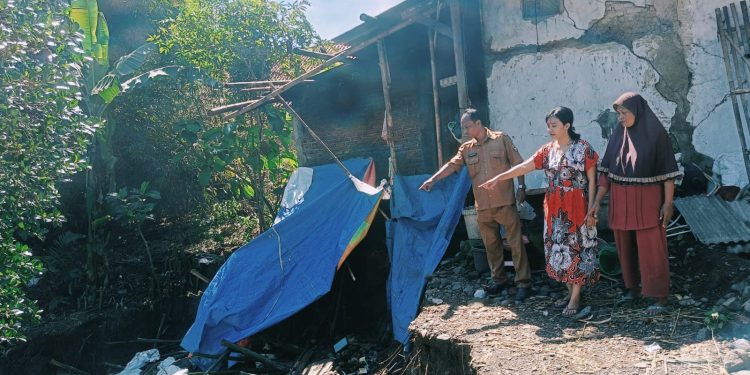 Satu Rumah di Blender Terancam Amblas Longsor Sungai Cimanis