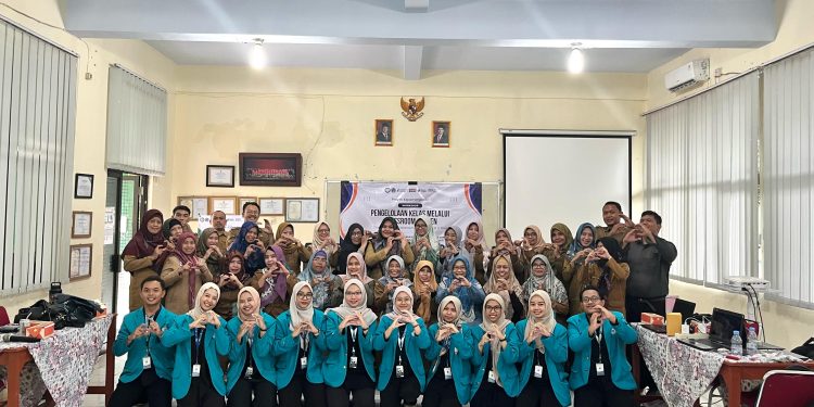Mahasiswa PPG Calon Guru UGJ Gandeng MGMP Bahasa Inggris Gelar Workshop Inovasi Pengelolaan Kelas melalui Aplikasi Classroom Screen