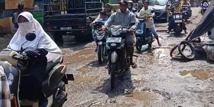 Keterlaluan ! 28 Titik Jalan Cirebon Timur Bodol, Pemkab Hanya Realisasi 3 Ruas Saja
