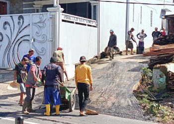 Pemdes Putat Genjot Pembangunan Jalan Lingkungan