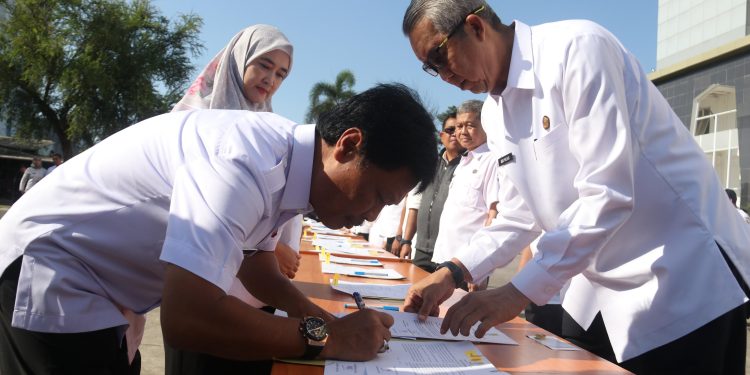 Penandatanganan Pakta Integritas dan Perjanjian Kinerja, Komitmen Pemkot Cirebon untuk Pelayanan Publik yang Lebih Baik