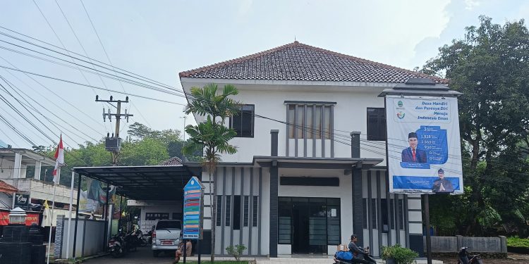 Warga Geram, Pemdes Sedong Kidul Liburan Piknik Ke Guci Tegal Ditengah Efisiensi Anggaran