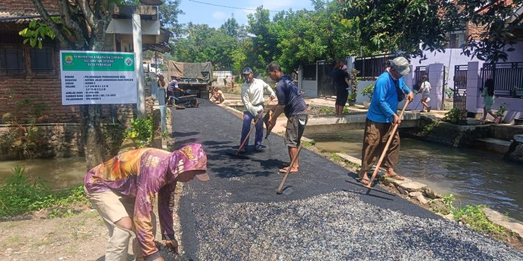 Pemdes Panongan Gelar Pembangunan Hotmix Jalan Lingkungan