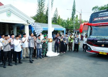 Bupati Lepas 445 Calon Jemaah Haji, Yang Tergantung Dalam Kloter 4 KJT