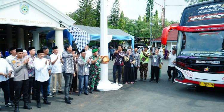 Bupati Lepas 445 Calon Jemaah Haji, Yang Tergantung Dalam Kloter 4 KJT