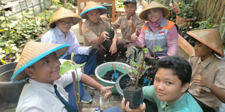 Rumah Zakat Desa Berdaya Tegalurung Kembali Lakukan Outing Class Budidaya Anggur