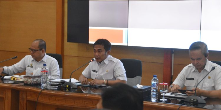 Wabup Cirebon Kumpulkan Camat se-Kabupaten Cirebon, Fokus Tuntaskan Masalah Sampah dan Administrasi Desa