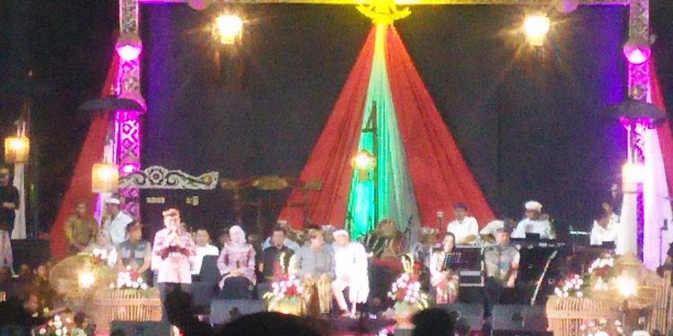 Gubernur Jawa Barat, Dedi Mulyadi disambut jutaan orang di acara ” nganjang ka warga”