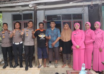 Peduli Sesama, Polres Indramayu Beri Bantuan Kaki Palsu kepada Penyandang Disabilitas