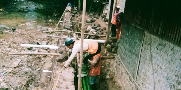 Proyek Siluman Tebing Sungai Cigarugak Nagrak Perlu Pengawasan Serius