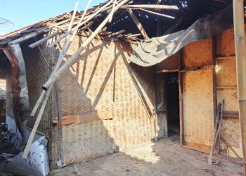 Satu Rumah Tak Layak di Blok Nagrak Sedong Kidul Roboh