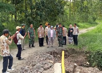 Komisi III DPRD Kabupaten Cirebon Tinjau Jalan Nagrak – Lojikaum Kecamatan Sedong