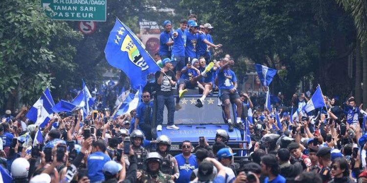 KDM Sebut Persib Juara karena Profesionalisme dan Cinta Bobotoh.