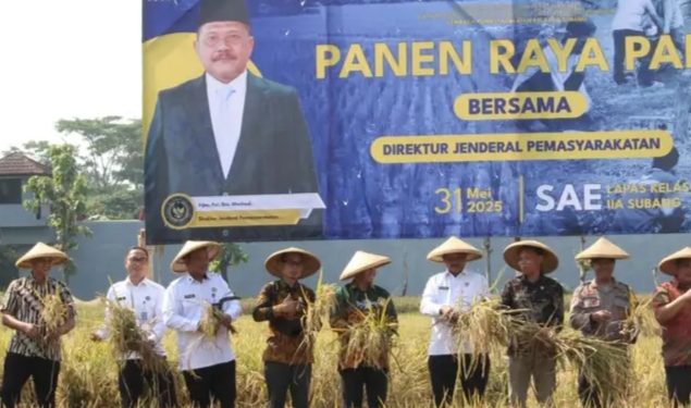 S. Hendra Budiman, Plt Kalapas Narkotika Cirebon Menghadiri Kegiatan Panen Raya dan Bakti Sosial di Lapas Subang