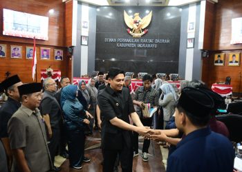 Bupati Hadiri Rapat Paripurna DPRD Dalam Rangka Penyampaian Pandangan Umum Fraksi 