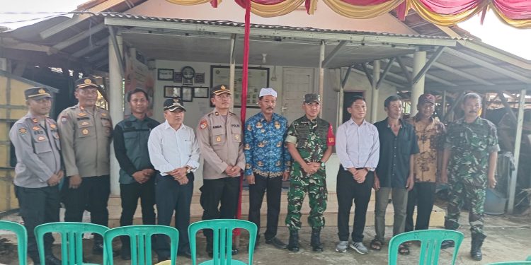 Camat Talun Sambut Baik Peninjauan Sekaligus Pengecekan Hewan Sapi Qurban Yang Dilakukan Oleh Pemerintah Daerah Kabupaten dan Dandim 0620