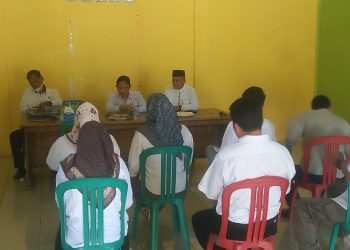 Camat Pasaleman Drs H Agustiana SH MH kunjungi Desa Cilengkrang dalam evaluasi Dana desa dan ADD