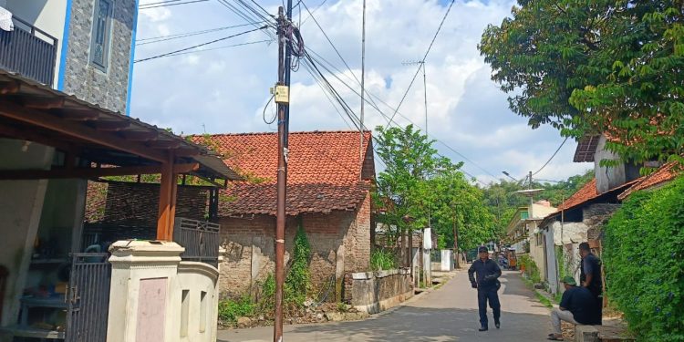 Perizinan Pemasangan Tiang dan Kabel MyRepublik Di Pasawahan Di Soal