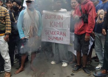 Lebih dari Sepuluh Tahun Dihantui Banjir Rob, Warga Eretan Wetan Datangi DPRD