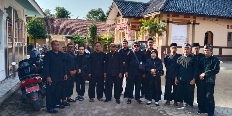 Kuwu se-Kecamatan Pabedilan Kompak Hadiri Haul Mbah Kuwu 525